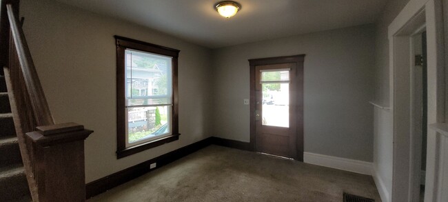 Building Photo - 7 Bedroom Near Michigan Union | JOIN THE W...