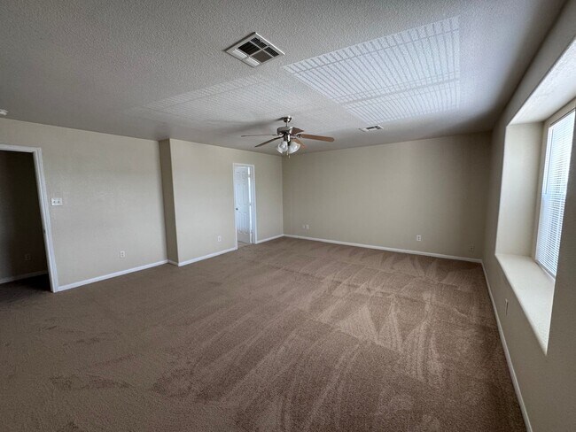 Building Photo - 2201 Riley Dr