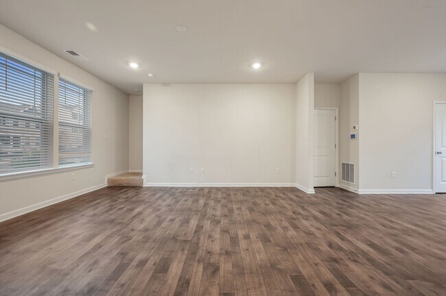 Building Photo - 62 Pepperwood Dr