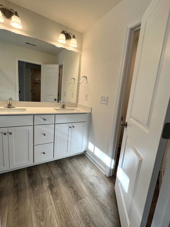 Building Photo - Brand New 2 Bedroom Townhome Available NOW...