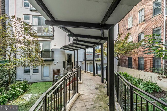 Building Photo - 1421-1423 Chapin St NW