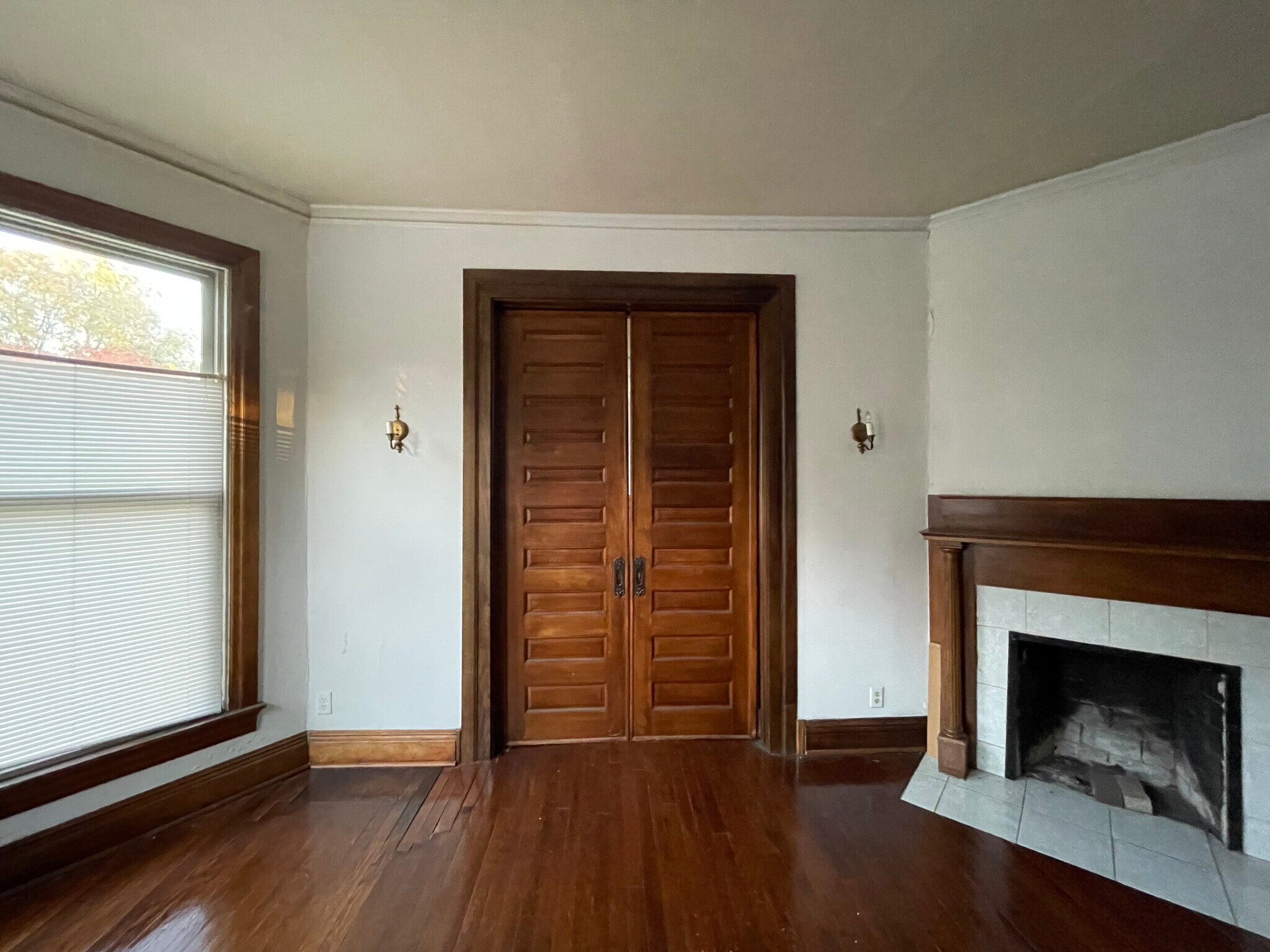 Building Photo - 1006 State St