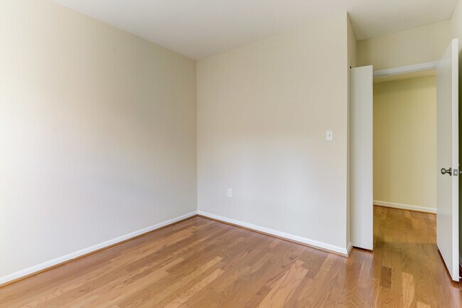 Building Photo - 138 Welcome Aly