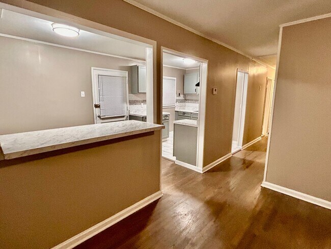 Building Photo - Newly Renovated Home in Binghampton