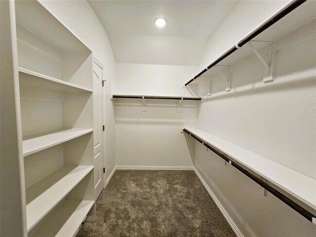 Building Photo - 104 Greinert Dr