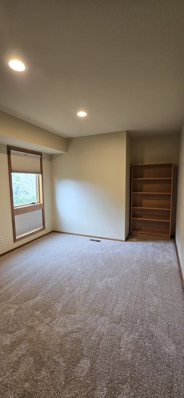Building Photo - 3033 W Viewmont Wy W