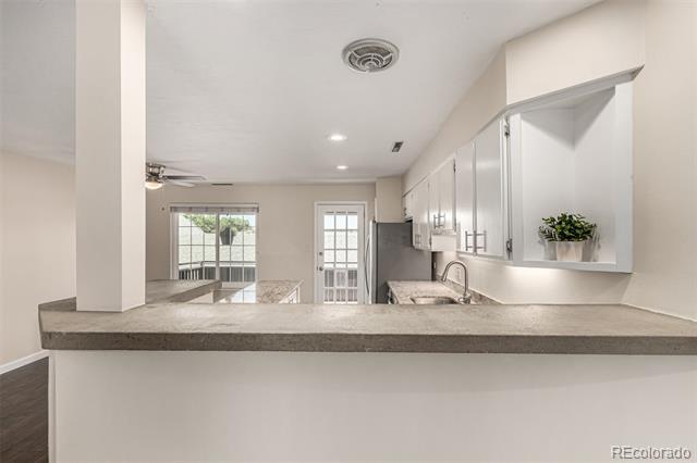 Building Photo - 2301 E Fremont Ave