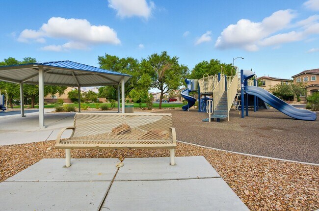 Building Photo - 4 Bedroom House in a Northeast Gated Community