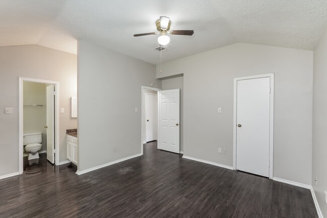 Building Photo - 13526 Hampton Falls Dr