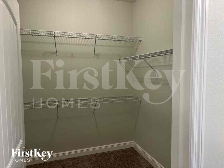 Building Photo - 2945 Top Water Way