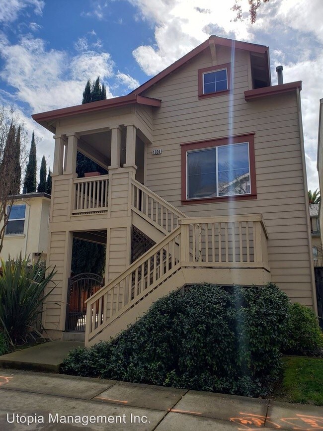 Building Photo - 4 br, 3.5 bath House - 1324 Kondos Ave