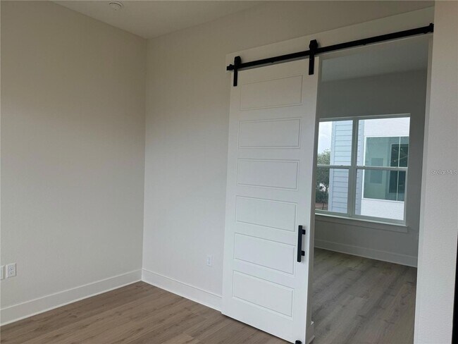 Building Photo - 798 TETBURY Lp