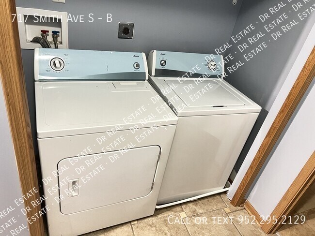 Building Photo - 717 Smith Ave S