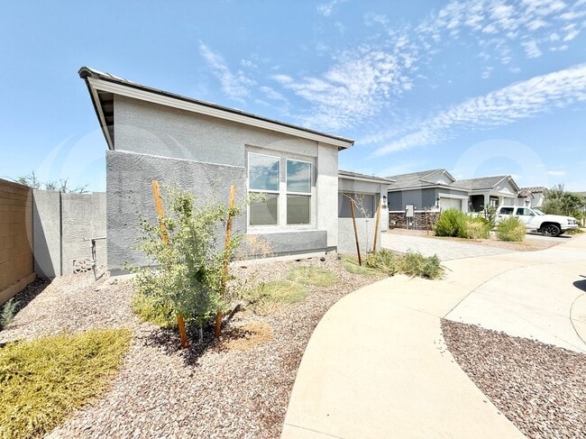 Building Photo - 22604 E Lords Wy