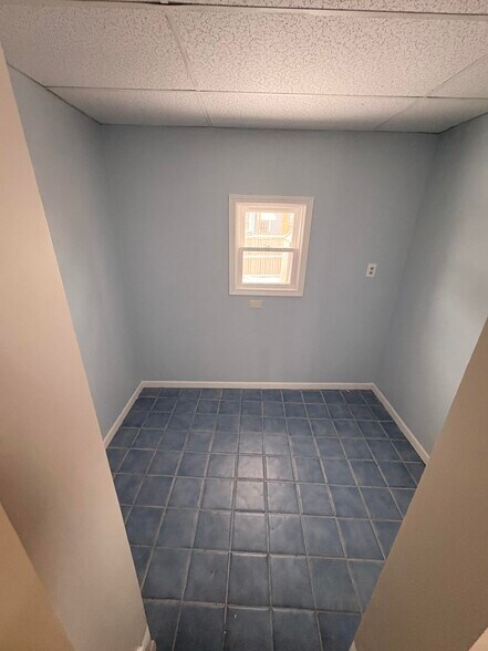 Building Photo - 66 Sea View Ave