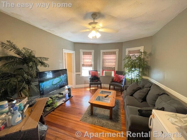 Building Photo - 40 Newbern Ave