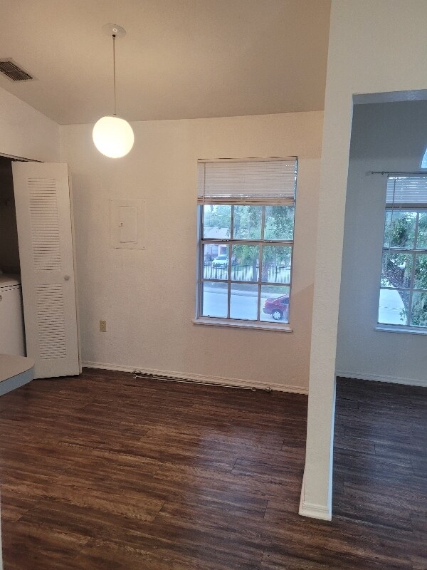 Building Photo - 1603 Columbia Arms Cir