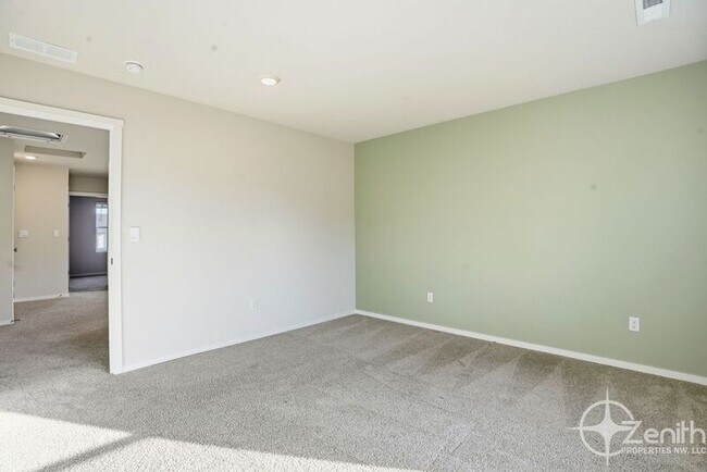 Building Photo - 7805 NE 100th Cir