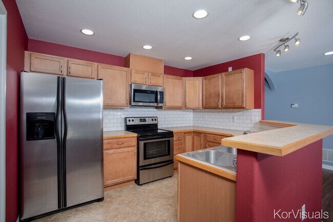 Building Photo - 761 Selina Ln