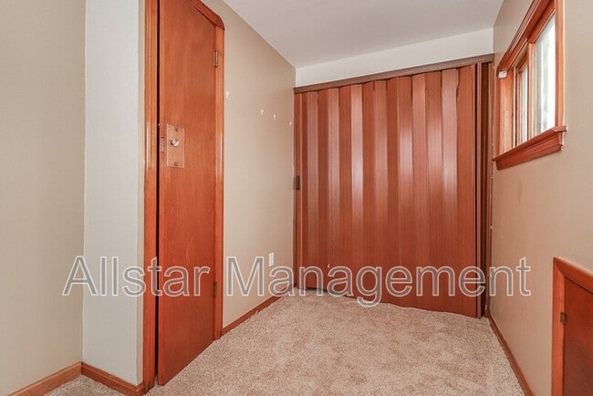 Building Photo - 6207 Gerald Ave