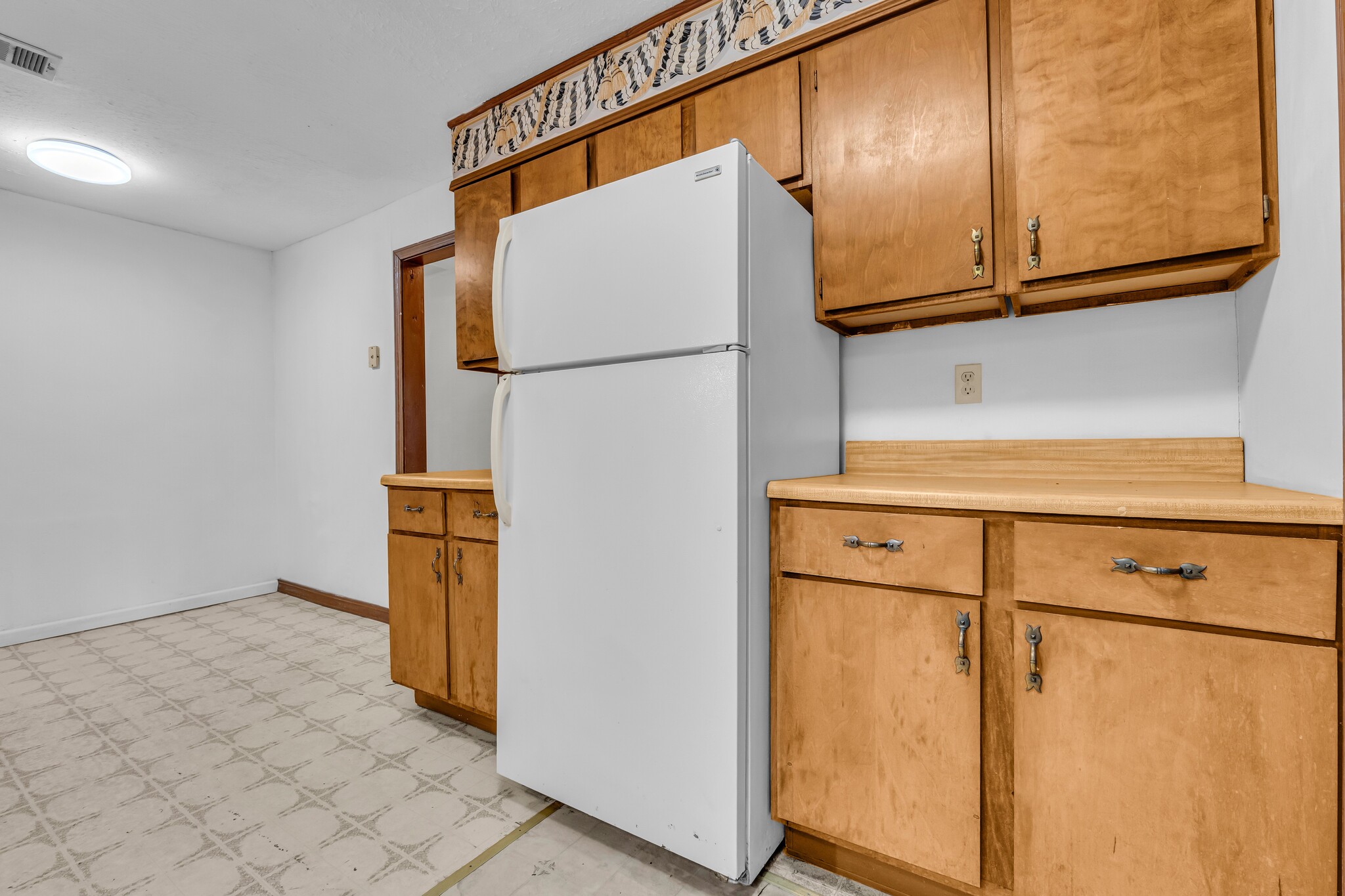 Building Photo - 523 18th St N