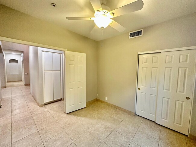 Building Photo - 9071 E Caribbean Ln