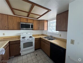 Building Photo - 3823 S Maryland Pkwy