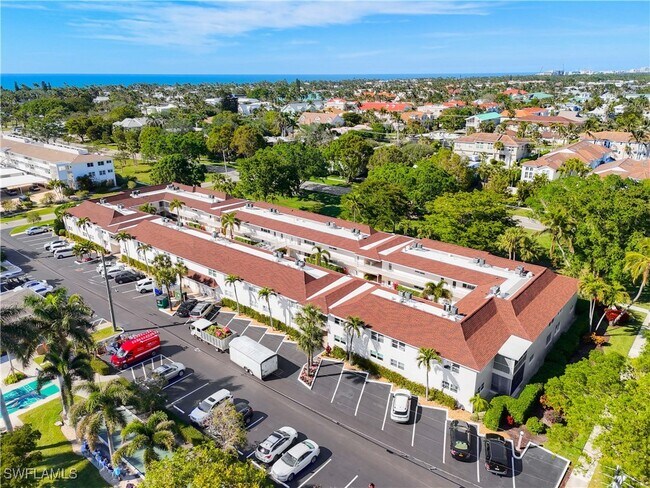 Building Photo - 548 Broad Ave S