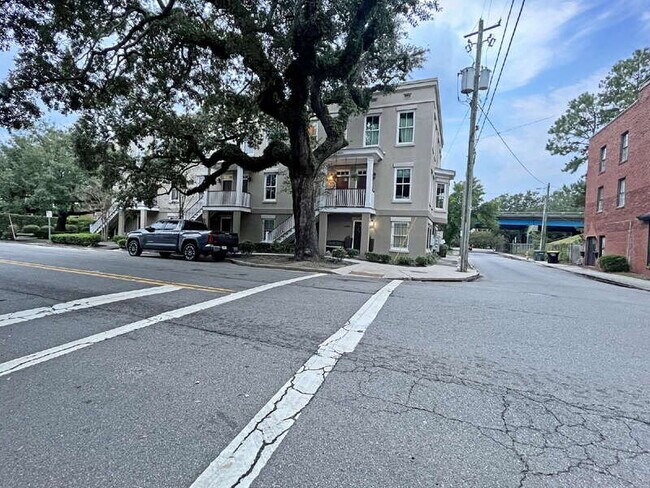 Building Photo - 429 Montgomery St