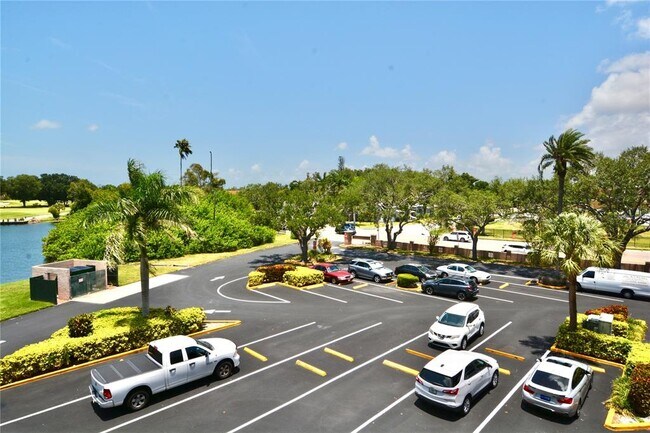 Building Photo - 6150 Gulfport Blvd S
