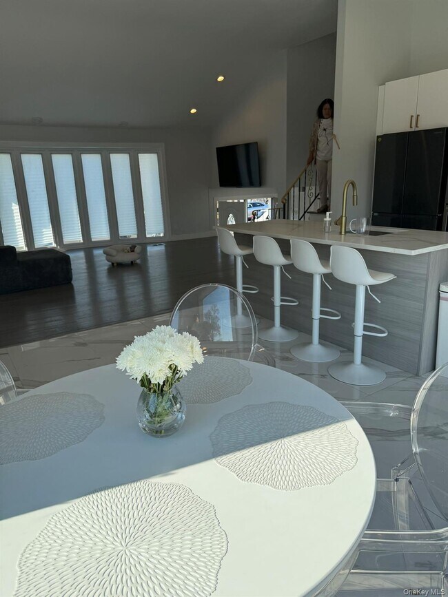 Building Photo - 640 Derby Ave