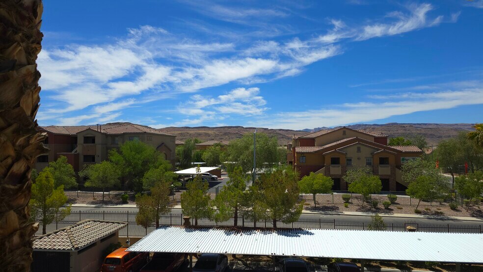 Building Photo - 7127 S Durango Dr