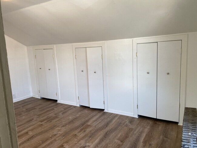 Building Photo - 81 S 11th St