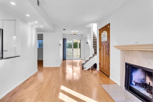 Building Photo - Great two story home in Pacific Beach close to the bay!