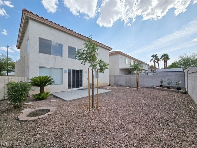 Building Photo - 728 Ribbon Grass Ave