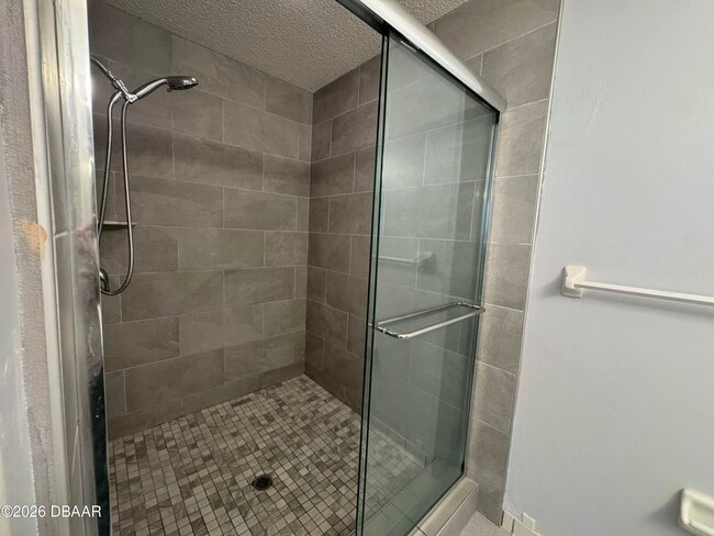 Building Photo - 1921 Sprucewood Way