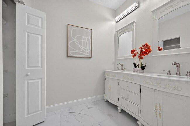 Building Photo - 2260 Pickford Cir