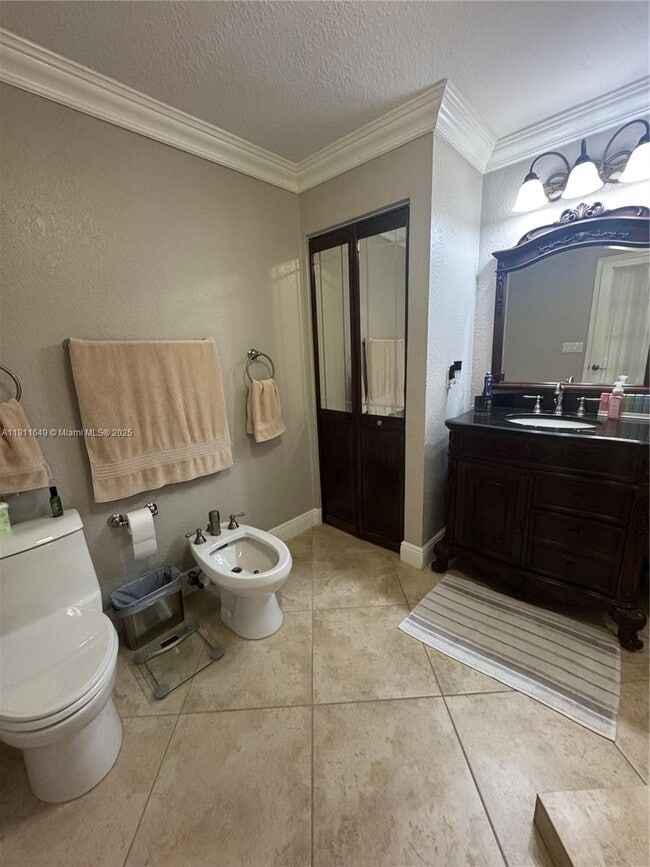 Building Photo - 6905 SW 148th Ct