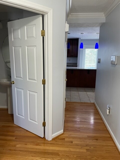 Foyer Entry Hallway - 9629 Overton Dr