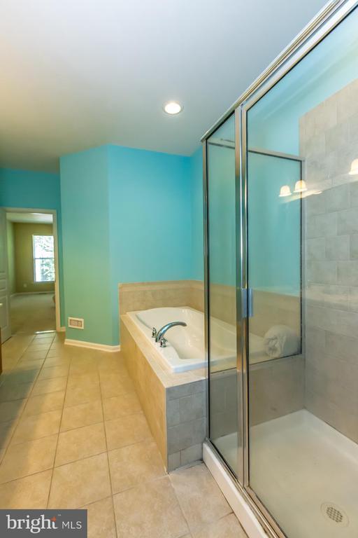 Building Photo - 684 Churchill Rd