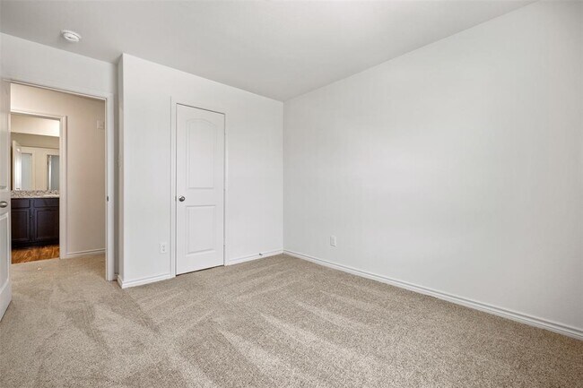 Building Photo - 14301 Prairie Sod Ln