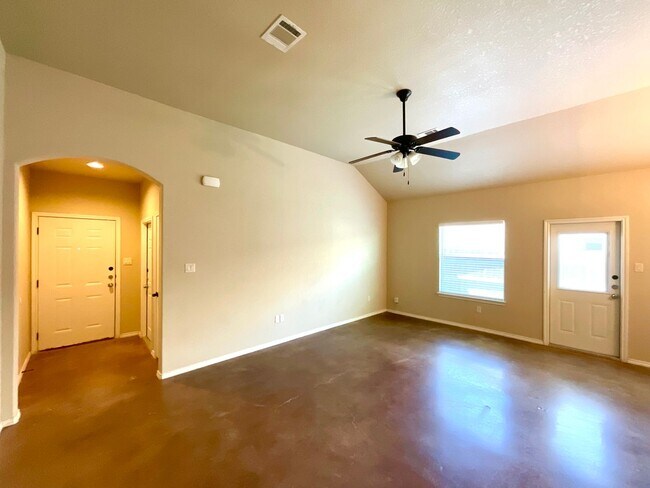 Building Photo - High Ceilings, Fenced Yard & 2-Car Garage – New Braunfels Living!