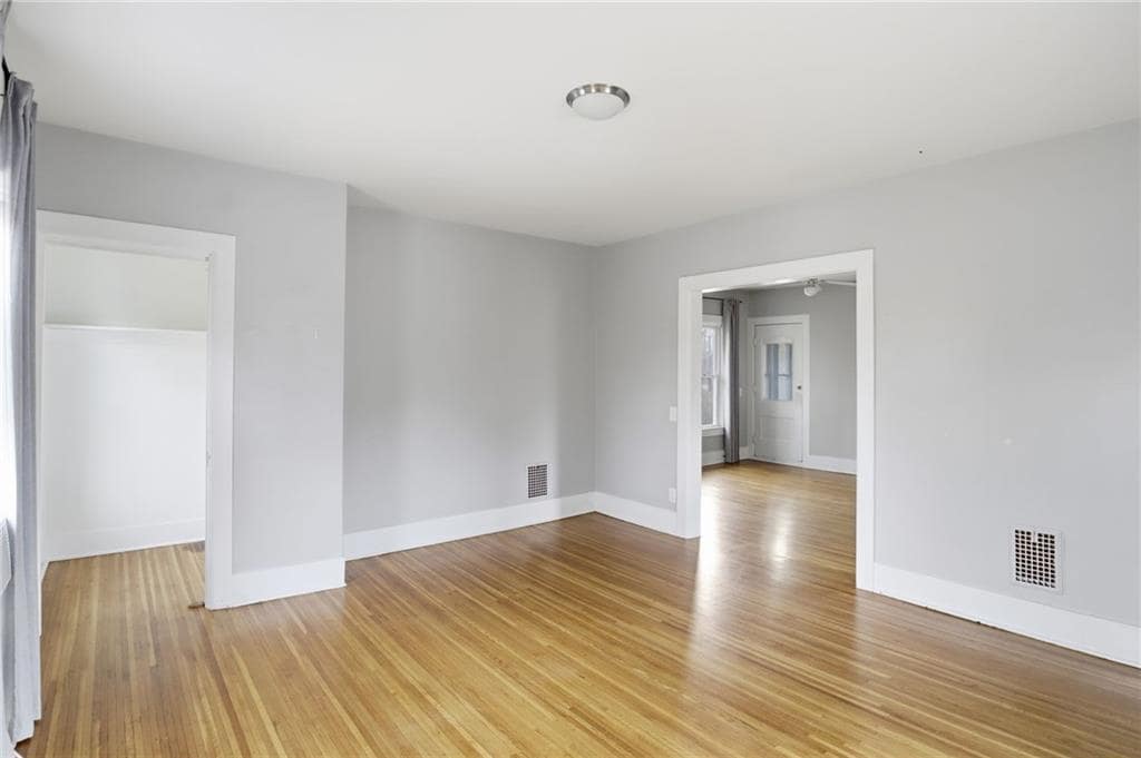 Upper Living/Dining - 4232 Lake Ave