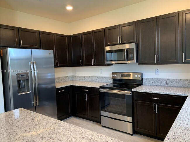 Building Photo - 3523 W 105th Pl