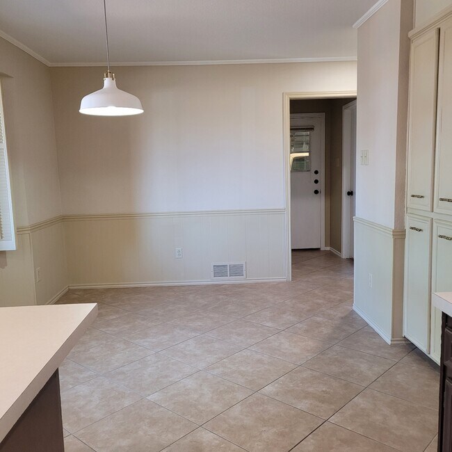 Kitchen Eating Area - 3425 74th St