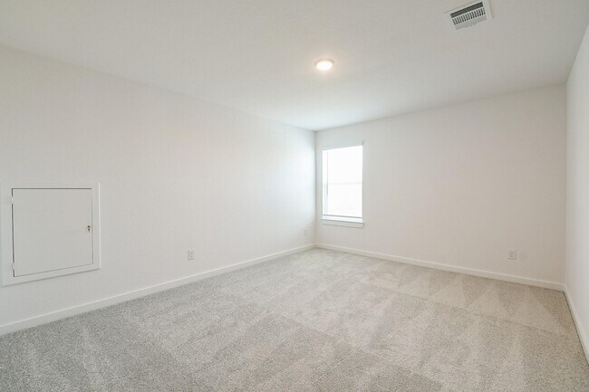 Building Photo - 1642 Birch Wood Dr