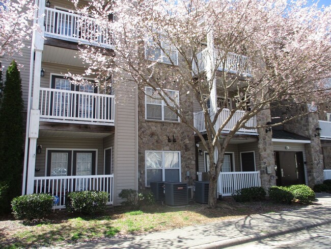 Building Photo - Beautiful 2 bedroom, 2 bath condo for rent!