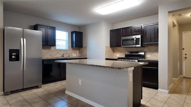 Building Photo - 11221 Bachman Dr