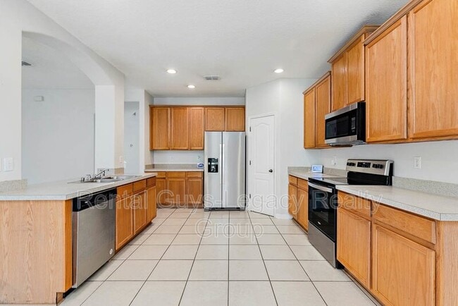 Building Photo - 402 Hearthside Ct