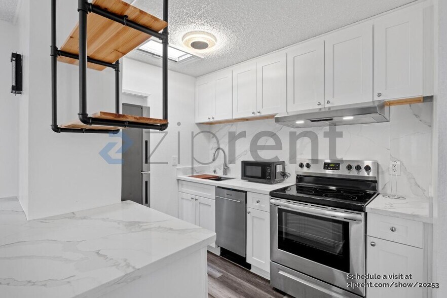 Building Photo - 127 11th St